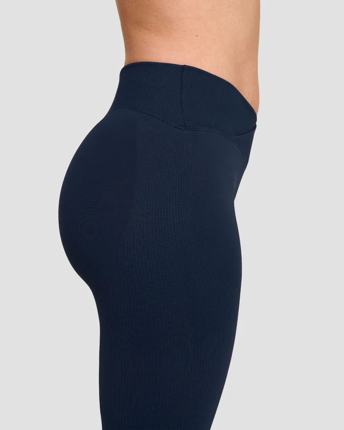 Atenea - Pantalón acampanado sculpting de tiro medio con frunce - Azul