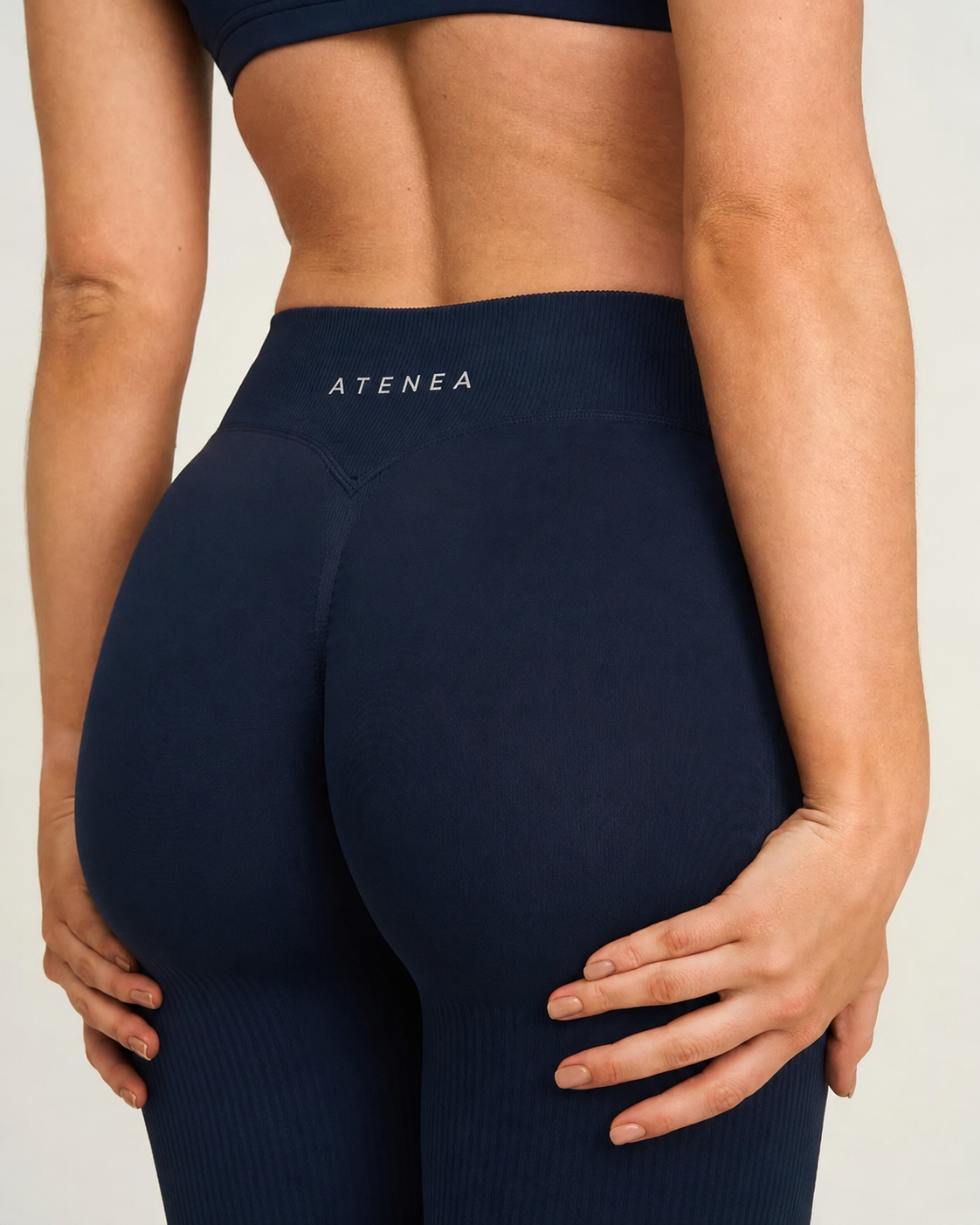 Atenea - Pantalón acampanado sculpting de tiro medio con frunce - Azul